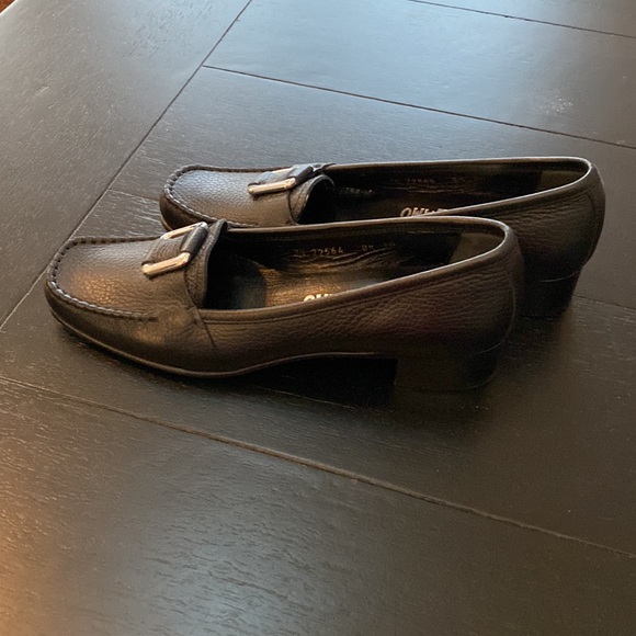 Salvatore Ferragamo Womens Loafers. Black with Silver Tone Logo Detail. 8.5 - Picture 4 of 10